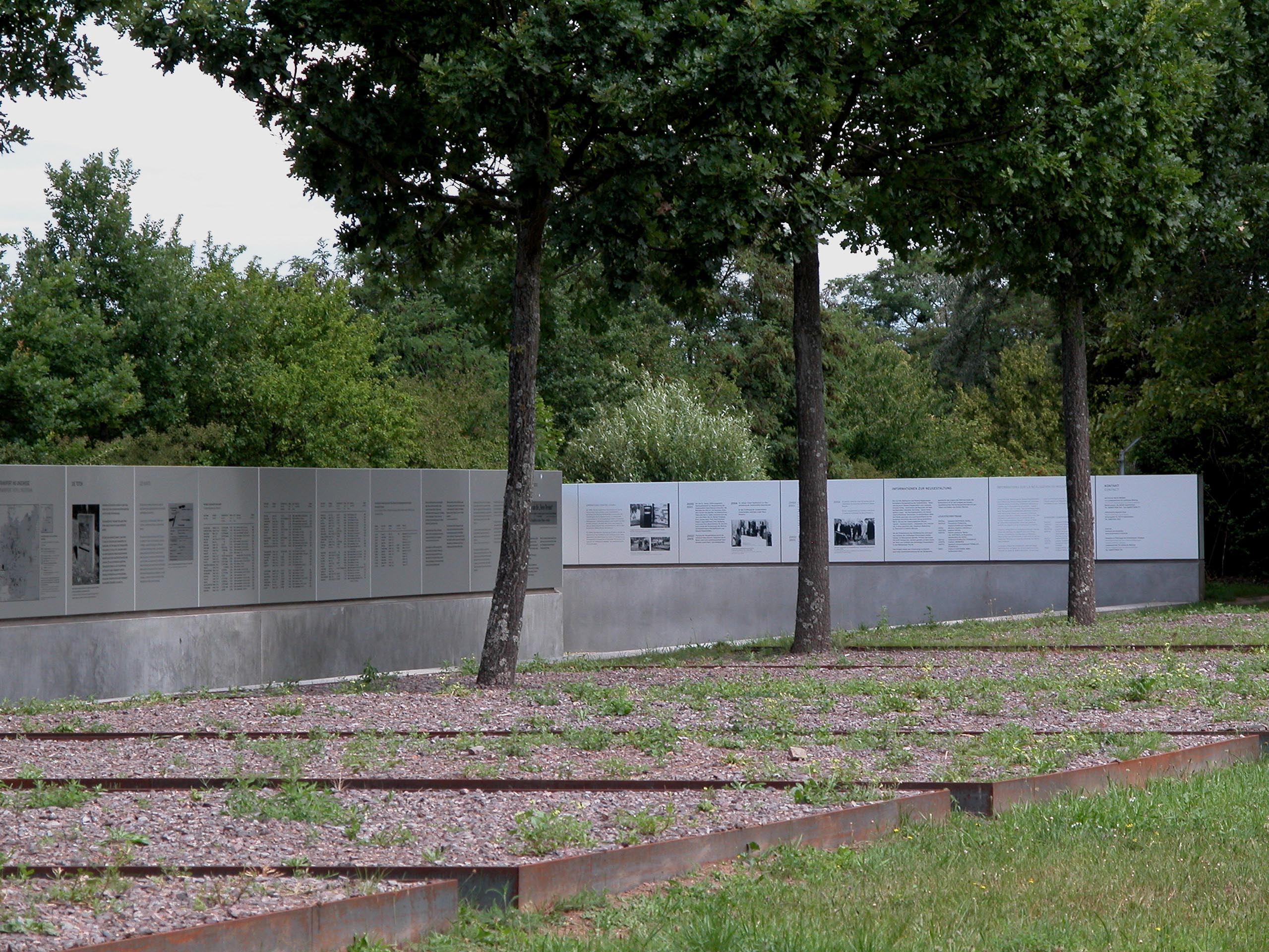 Ansicht der Innenseite der Gedenkstätte Gestapo-Lager Neue Bremm. 
