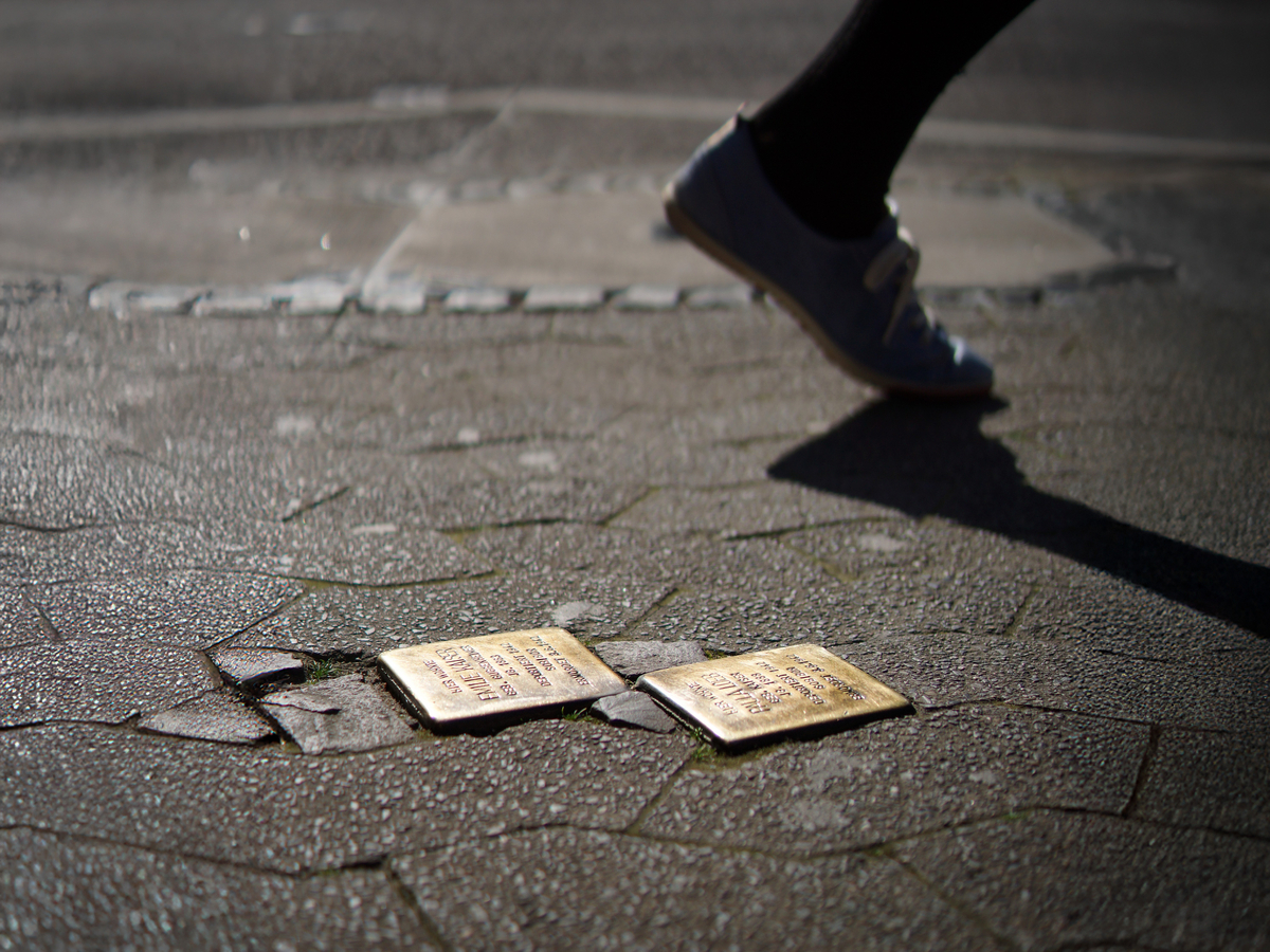 Die Stolperstein-Tour durch Saarbrücken aus Künstler:innensicht ist eine neue App in der Reihe "Orte der Erinnerung". Foto: Zippo Zimmermann